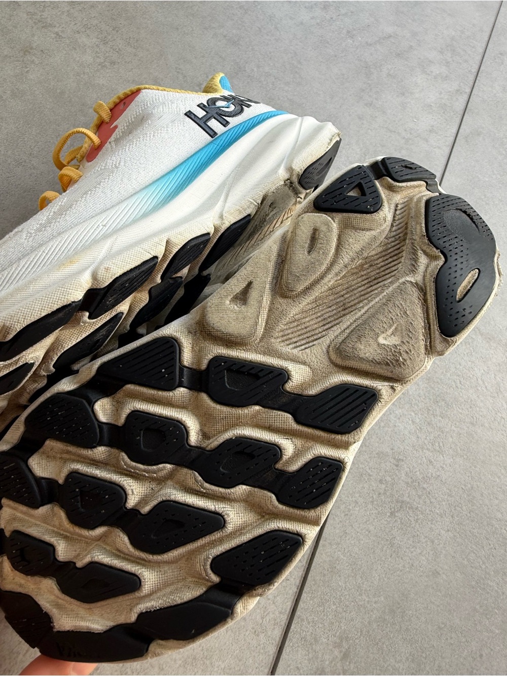 Hoka Clifton 9 Sneakers SZ 7.5 White blue Yellow Logo chunky - Picture 3 of 8